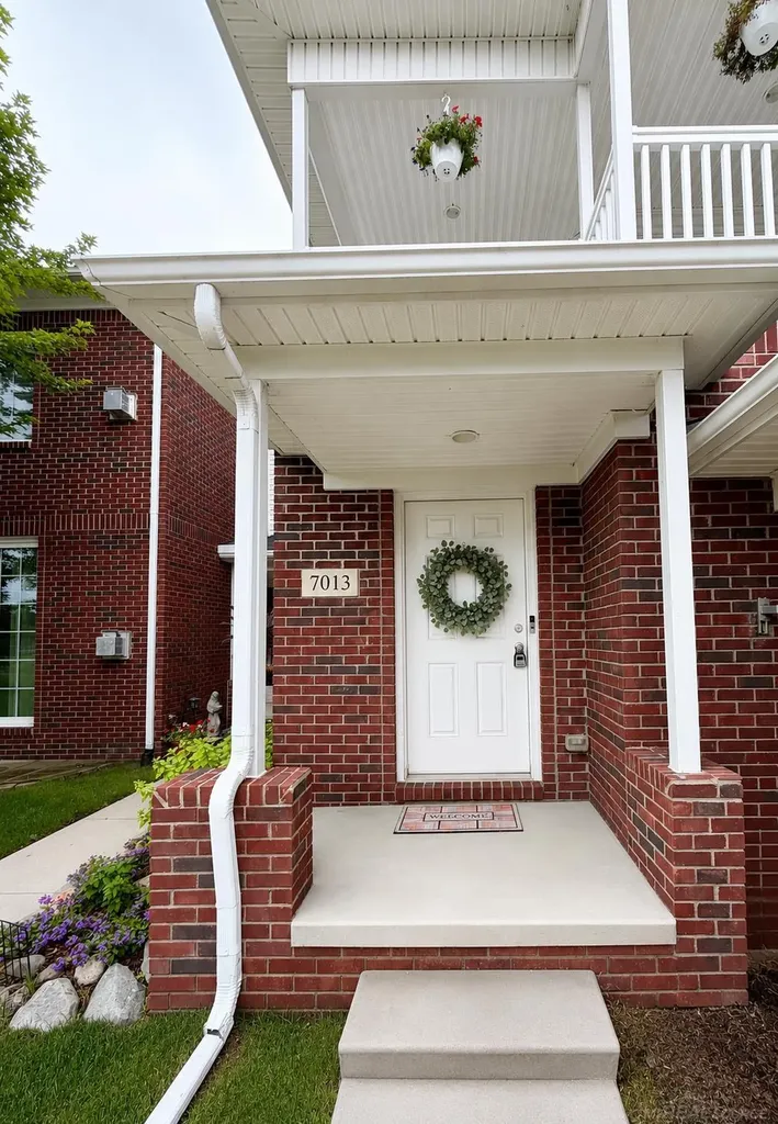 7013 Boulder Pointe Drive Washington Township MI 48094