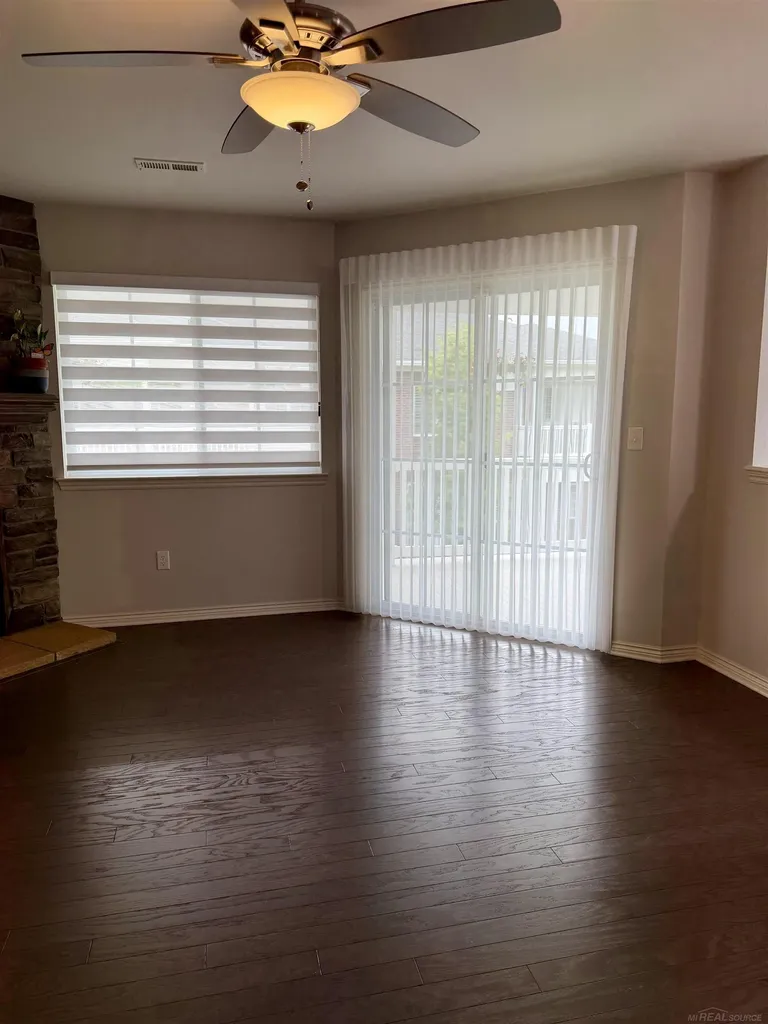 7013 Boulder Pointe Drive Washington Township MI 48094