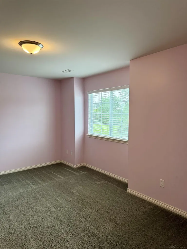 7013 Boulder Pointe Drive Washington Township MI 48094