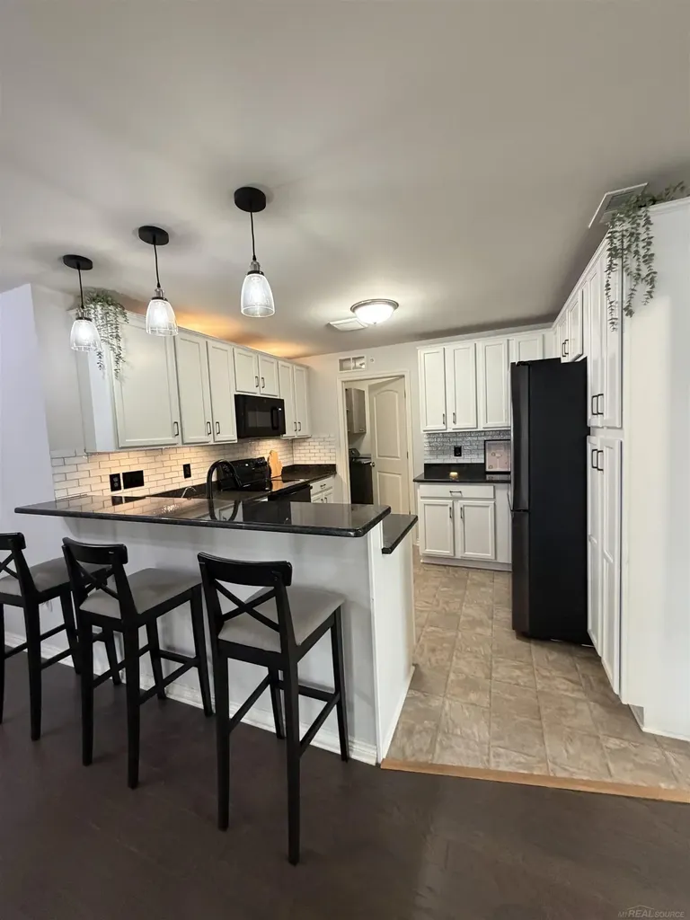 7013 Boulder Pointe Drive Washington Township MI 48094