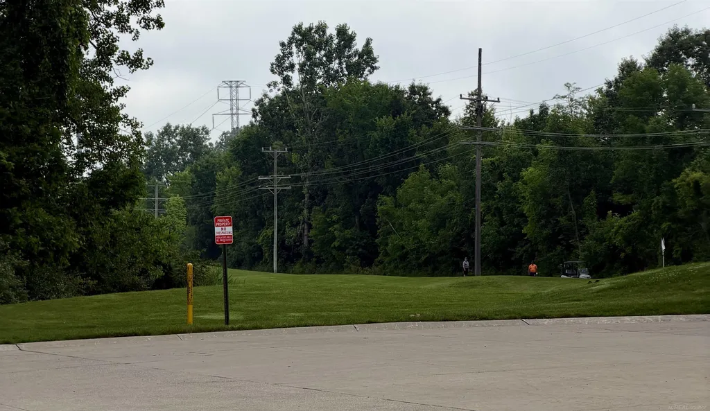 7013 Boulder Pointe Drive Washington Township MI 48094