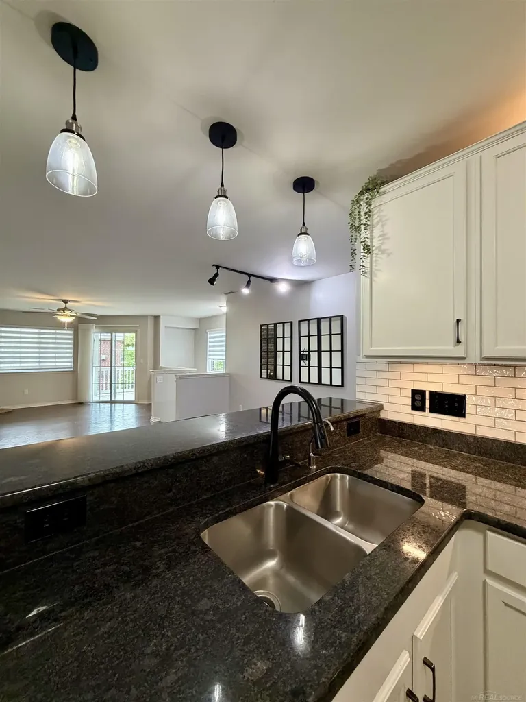 7013 Boulder Pointe Drive Washington Township MI 48094
