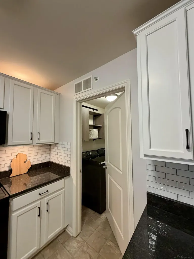 7013 Boulder Pointe Drive Washington Township MI 48094