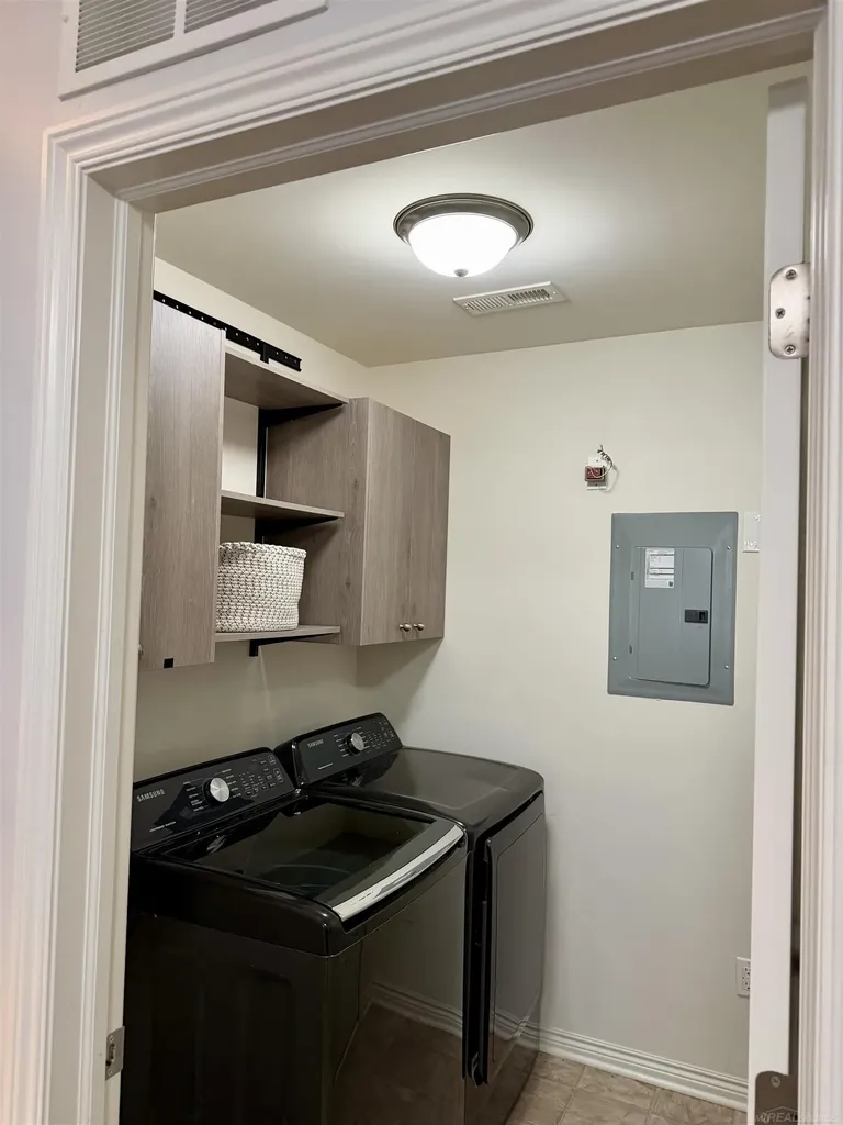 7013 Boulder Pointe Drive Washington Township MI 48094