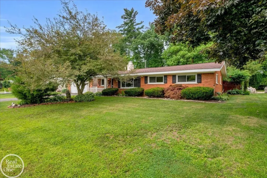 52161 Brentwood Drive Shelby Charter Township MI 48316