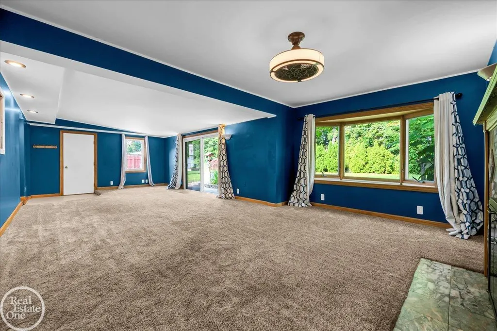 52161 Brentwood Drive Shelby Charter Township MI 48316