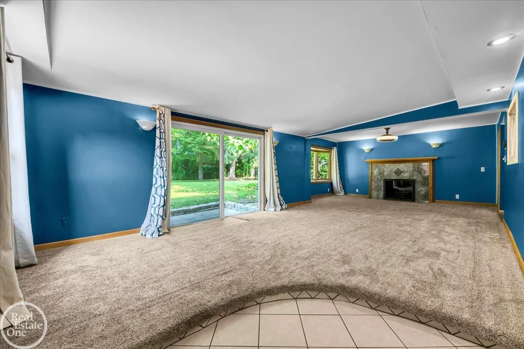 52161 Brentwood Drive Shelby Charter Township MI 48316