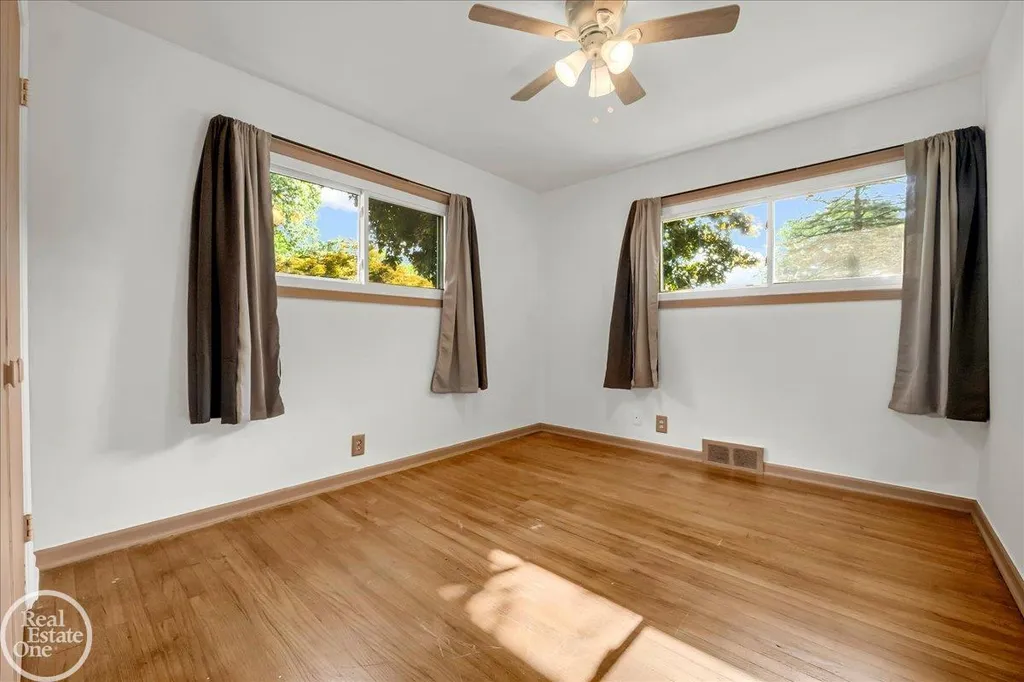 52161 Brentwood Drive Shelby Charter Township MI 48316