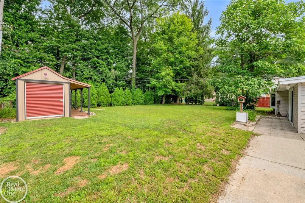 52161 Brentwood Drive Shelby Charter Township MI 48316