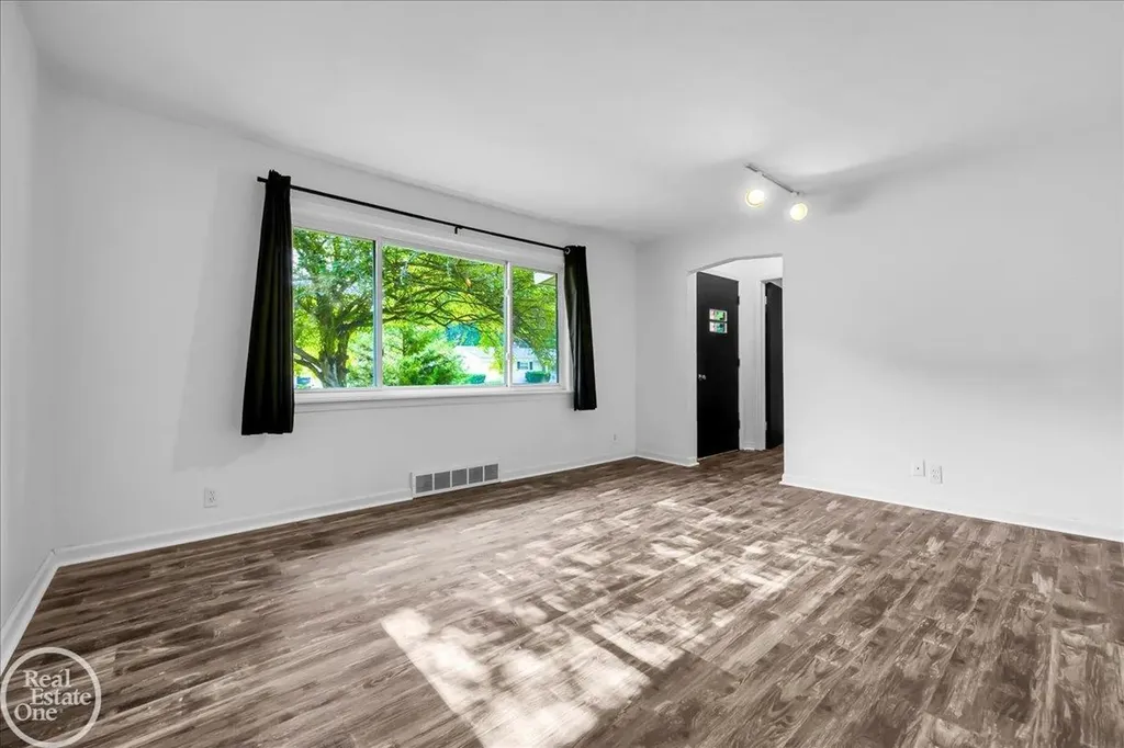 52161 Brentwood Drive Shelby Charter Township MI 48316