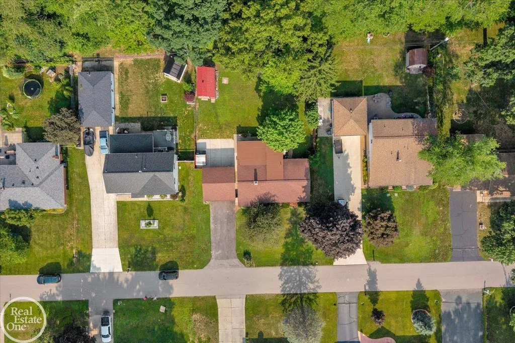 52161 Brentwood Drive Shelby Charter Township MI 48316