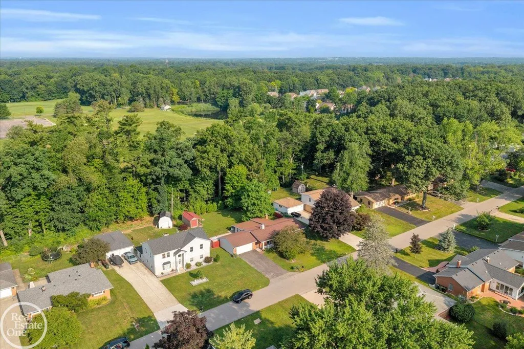 52161 Brentwood Drive Shelby Charter Township MI 48316