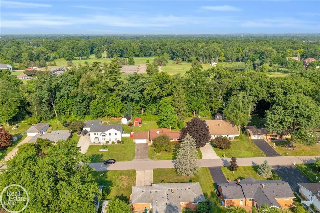 52161 Brentwood Drive Shelby Charter Township MI 48316