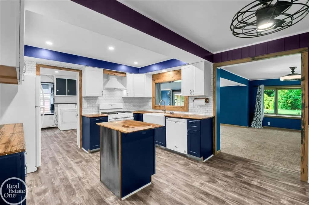 52161 Brentwood Drive Shelby Charter Township MI 48316