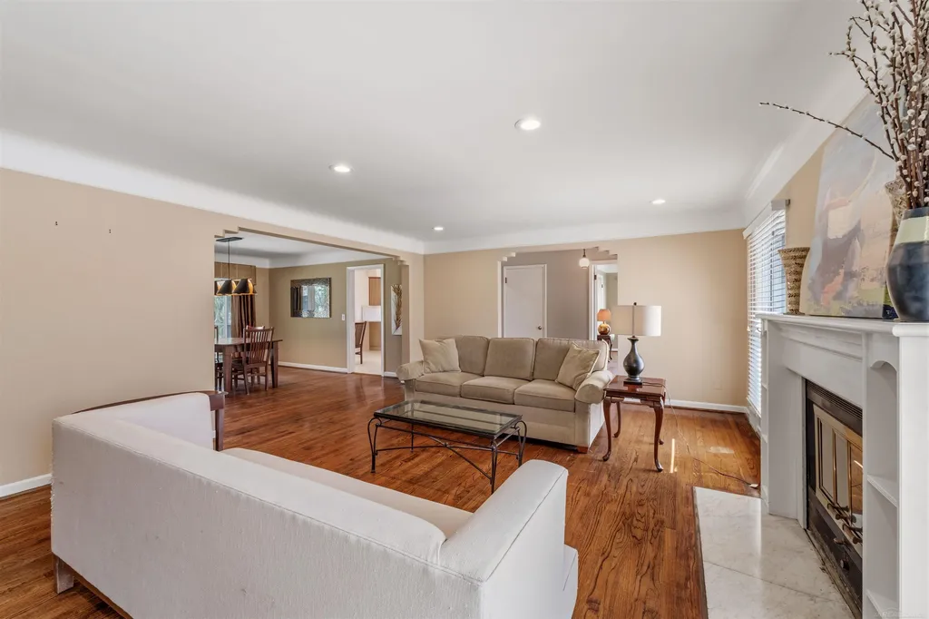 1040 N Renaud Road Grosse Pointe Woods City MI 48236