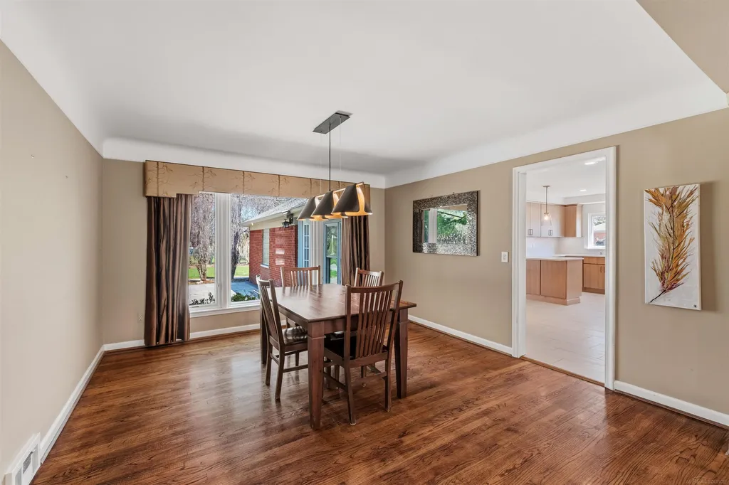 1040 N Renaud Road Grosse Pointe Woods City MI 48236