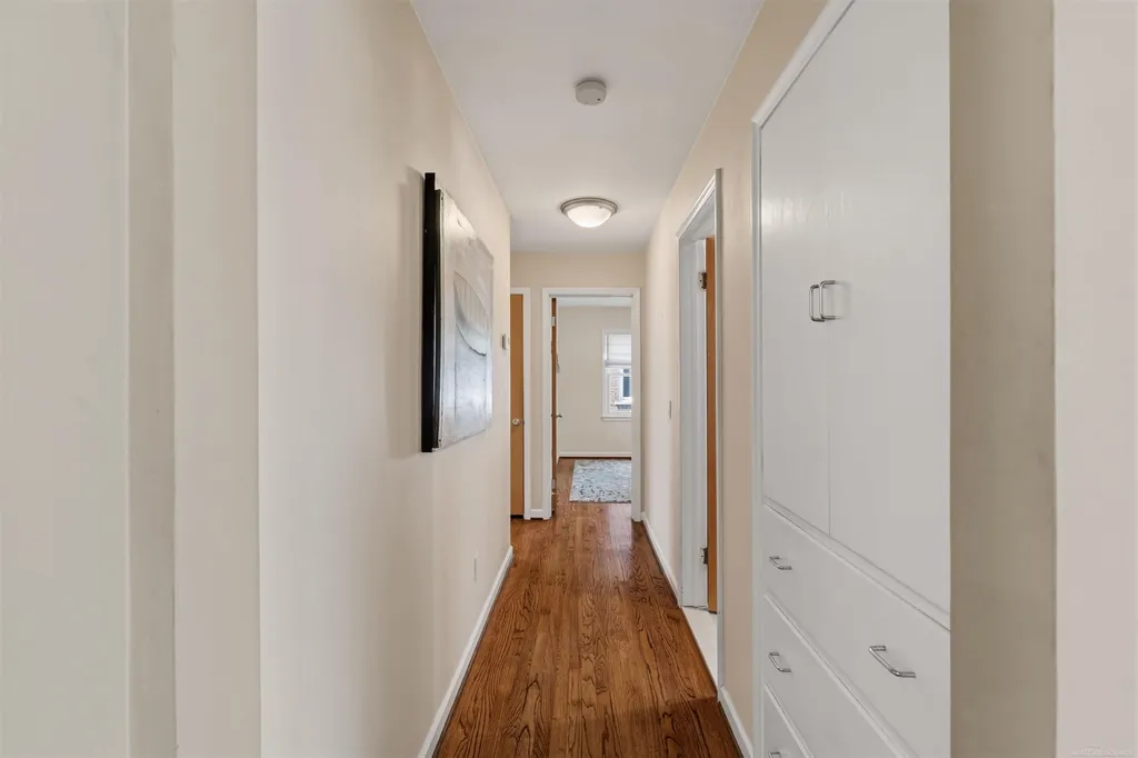 1040 N Renaud Road Grosse Pointe Woods City MI 48236