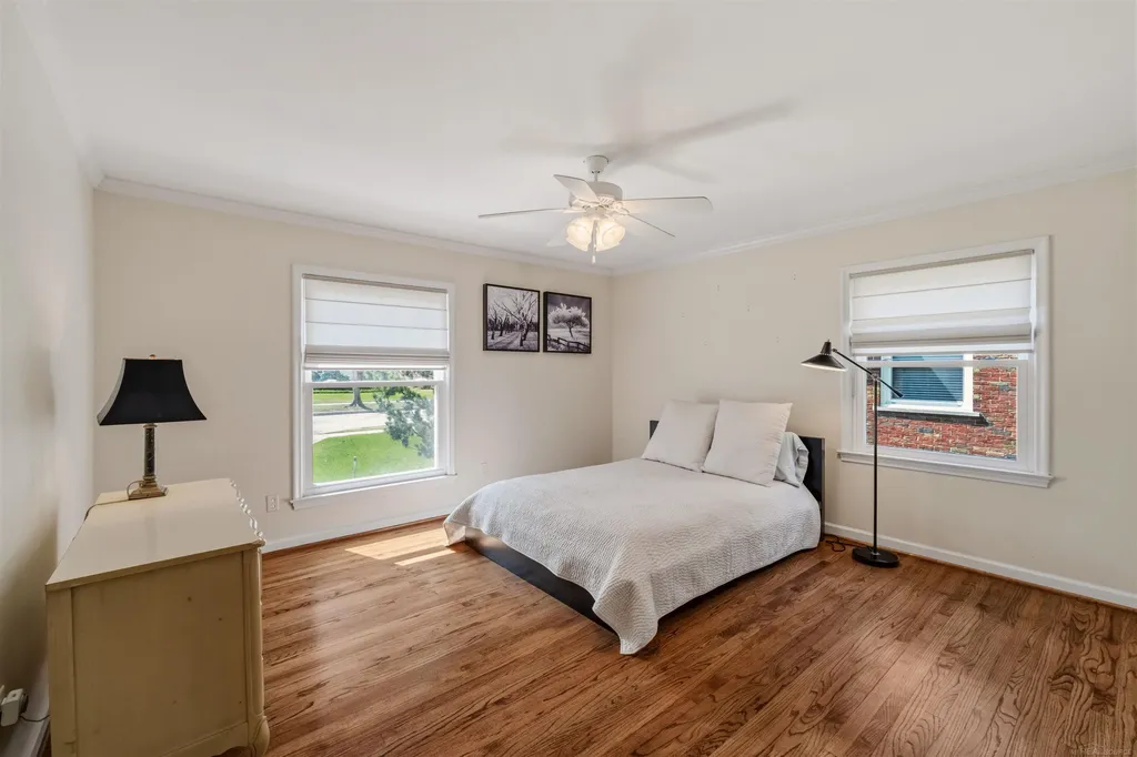 1040 N Renaud Road Grosse Pointe Woods City MI 48236