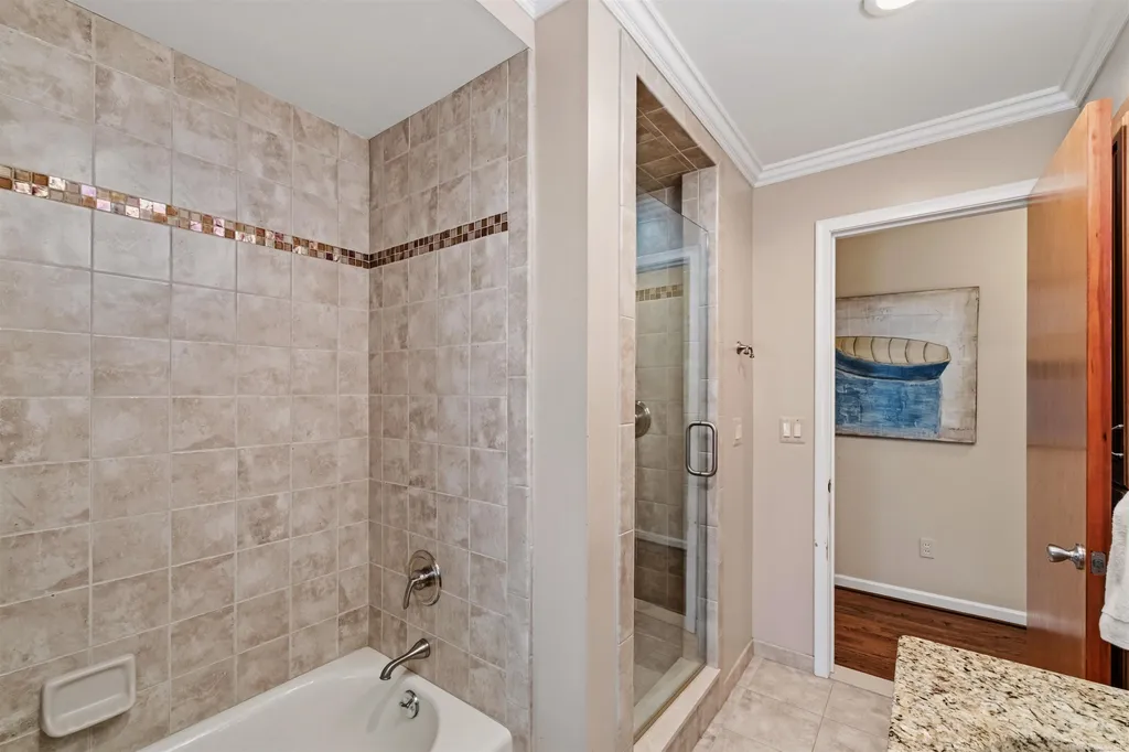 1040 N Renaud Road Grosse Pointe Woods City MI 48236