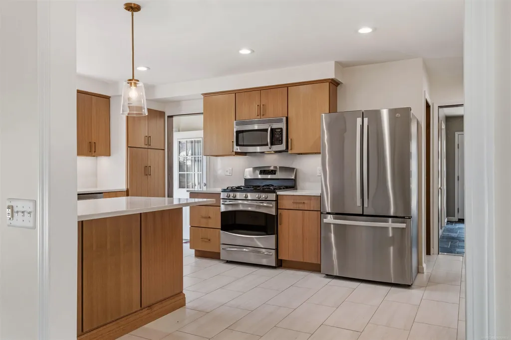 1040 N Renaud Road Grosse Pointe Woods City MI 48236