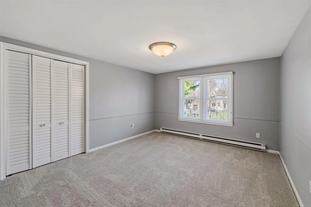 1040 N Renaud Road Grosse Pointe Woods City MI 48236