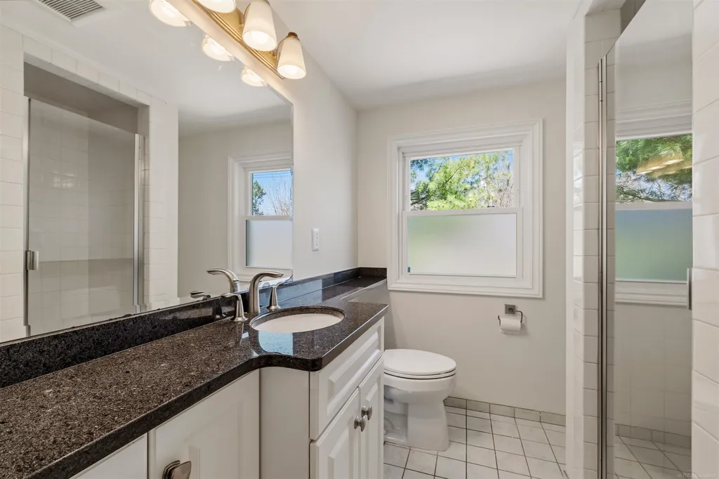 1040 N Renaud Road Grosse Pointe Woods City MI 48236