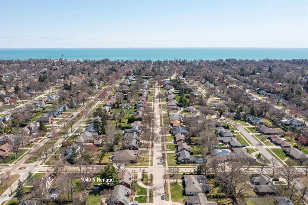 1040 N Renaud Road Grosse Pointe Woods City MI 48236