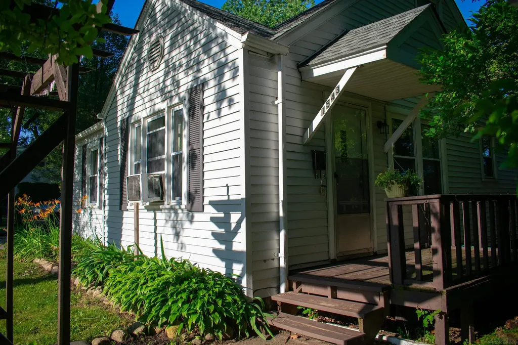 1543 Goffe Street St. Clair City MI 48079