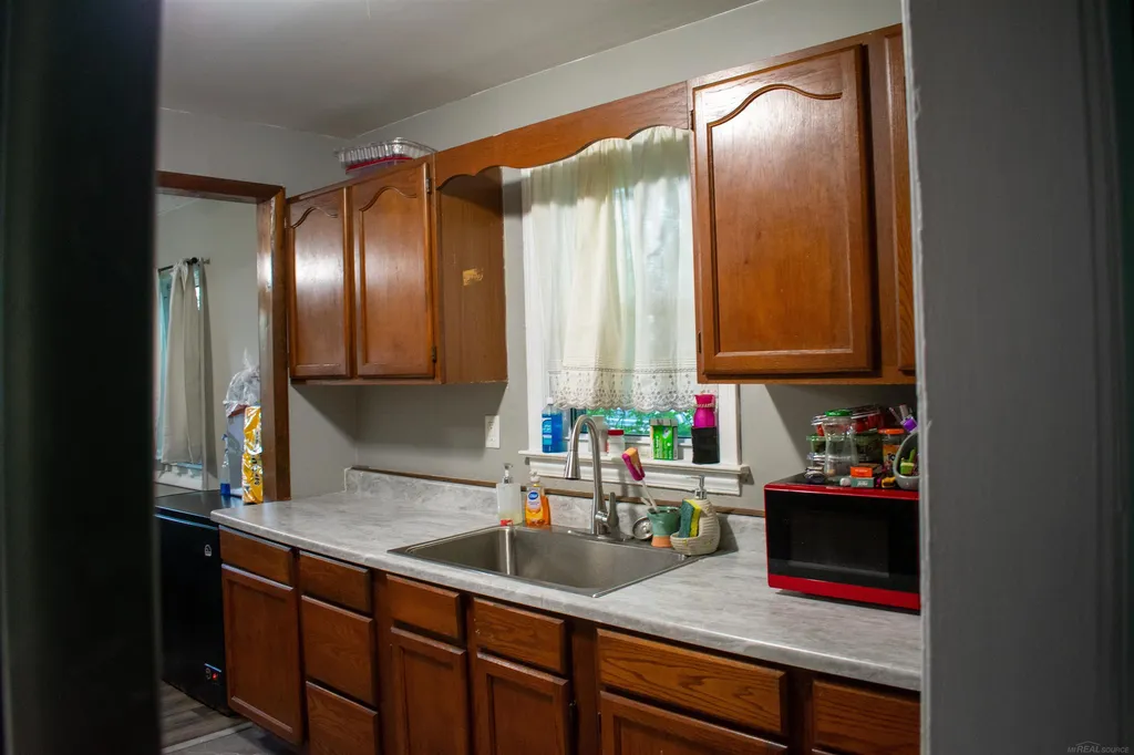 1543 Goffe Street St. Clair City MI 48079