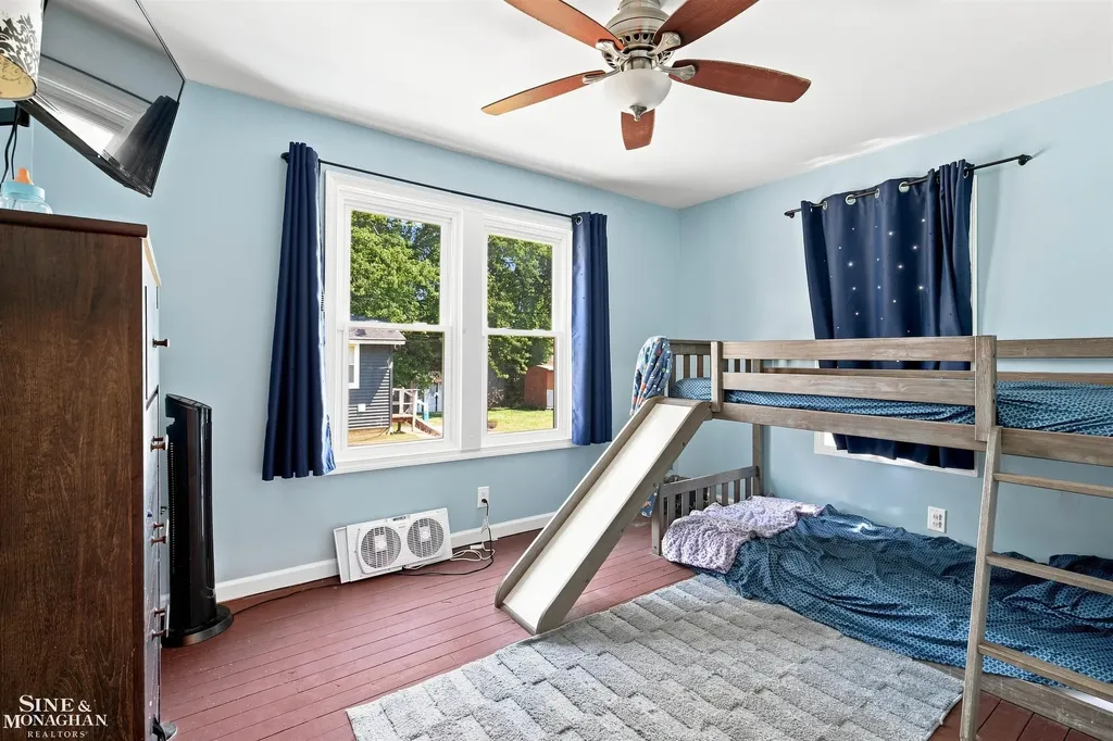 729 Smith Street Algonac City MI 48001