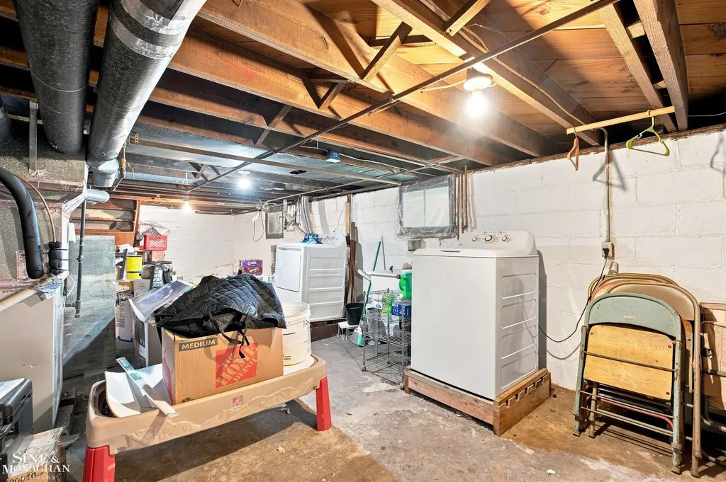 729 Smith Street Algonac City MI 48001