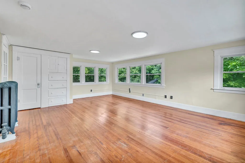 732 Chicago Avenue Lansing City MI 48915