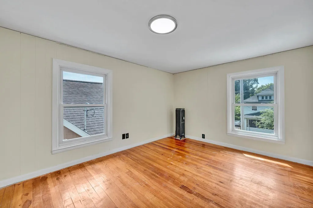 732 Chicago Avenue Lansing City MI 48915