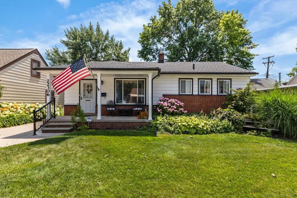 22306 Kramer Street St. Clair Shores City MI 48080