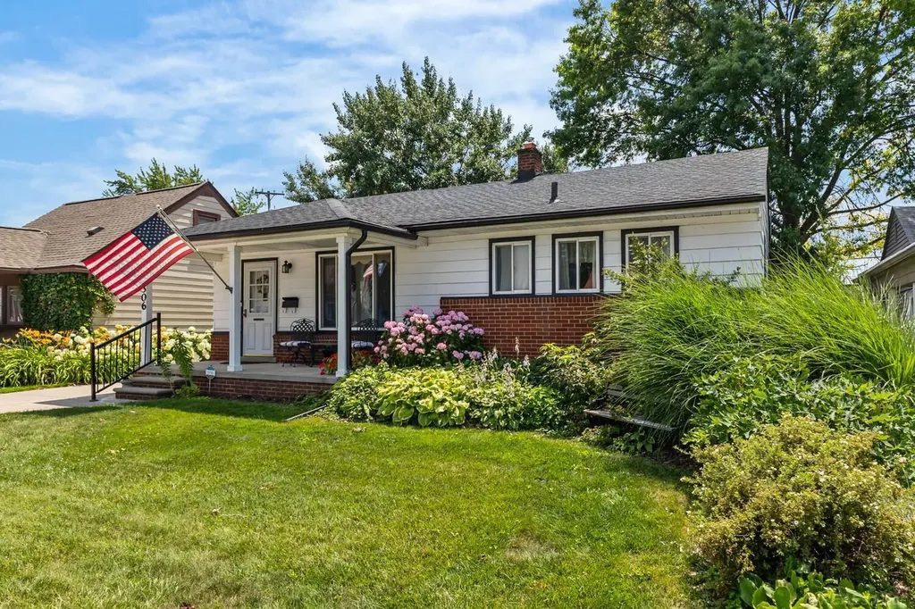 22306 Kramer Street St. Clair Shores City MI 48080
