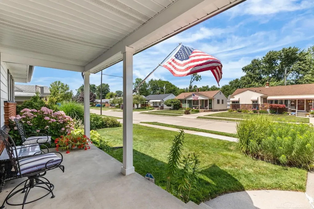 22306 Kramer Street St. Clair Shores City MI 48080
