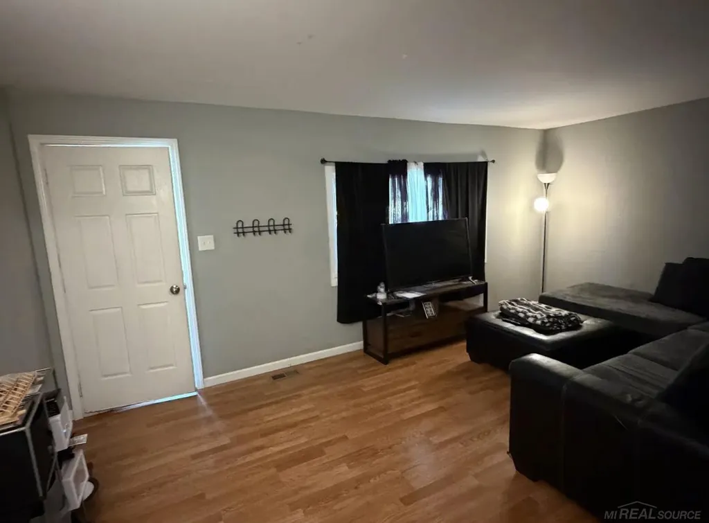 3348 Wasmund Avenue Warren City MI 48091