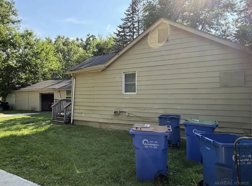 3348 Wasmund Avenue Warren City MI 48091
