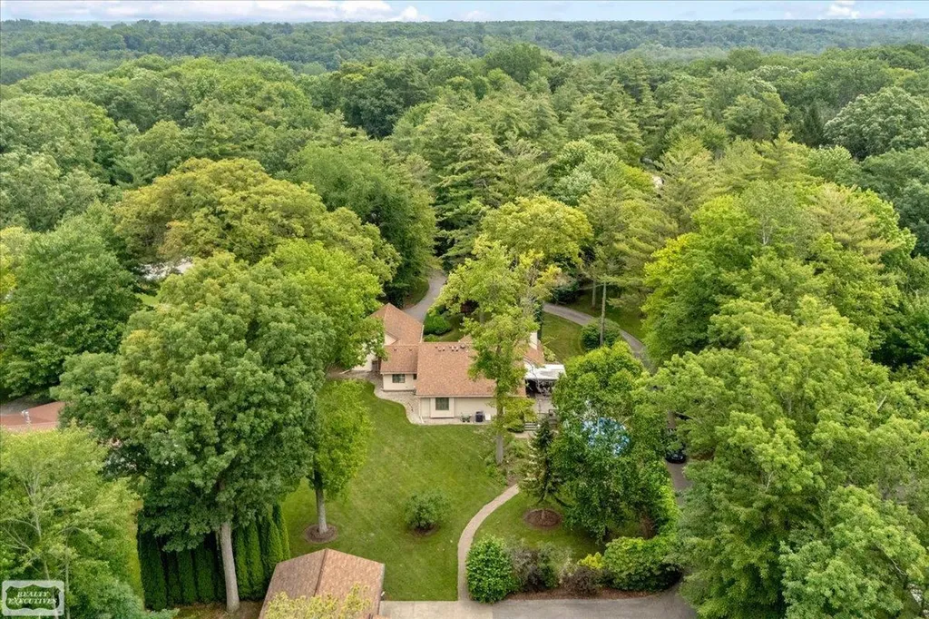 3171 Abbottsford Road Clyde Township MI 48049