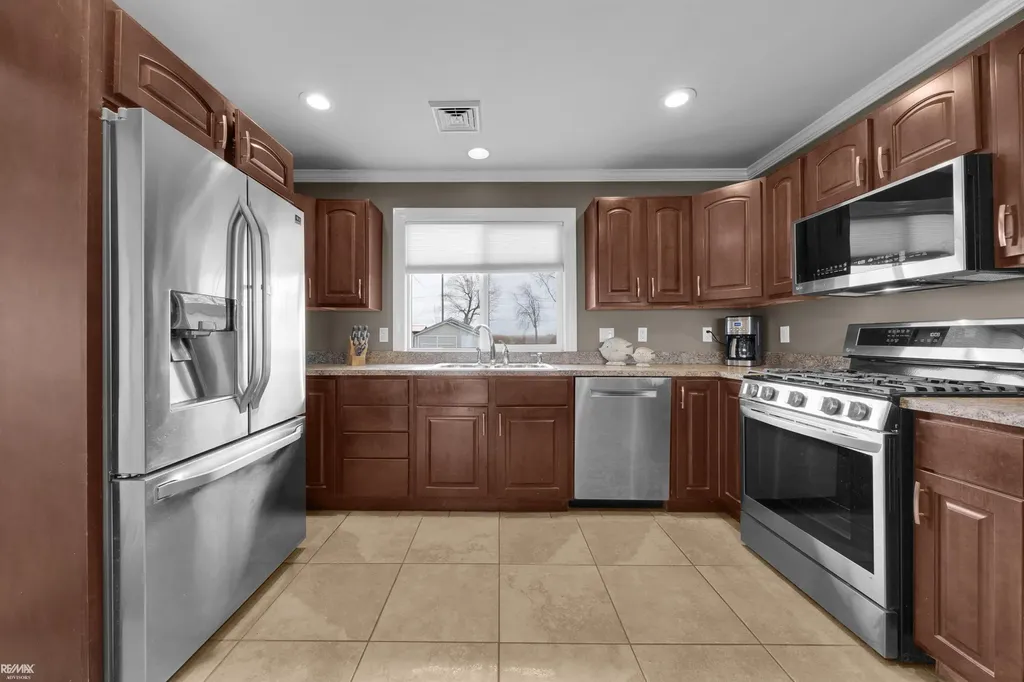 7054 Middle Channel Lane Clay Township MI 48028