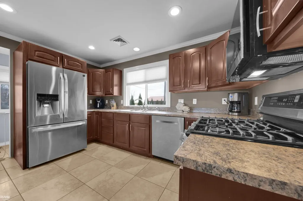 7054 Middle Channel Lane Clay Township MI 48028