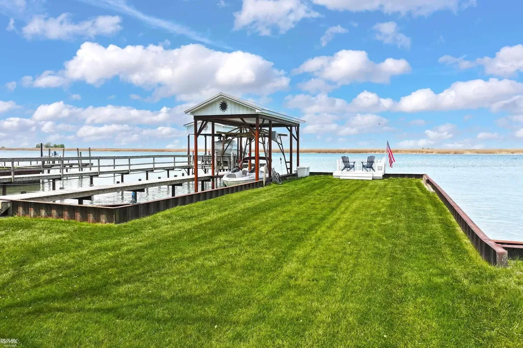 7054 Middle Channel Lane Clay Township MI 48028