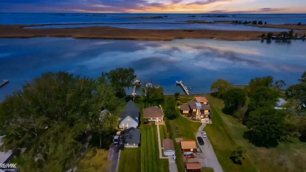 7054 Middle Channel Lane Clay Township MI 48028