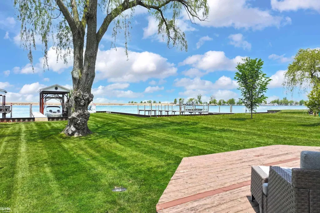 7054 Middle Channel Lane Clay Township MI 48028