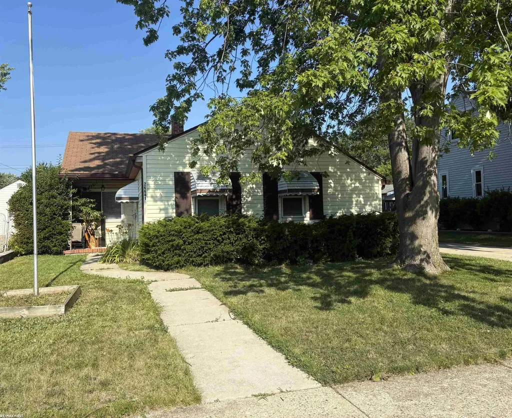 26641 Pattow Street Roseville City MI 48066