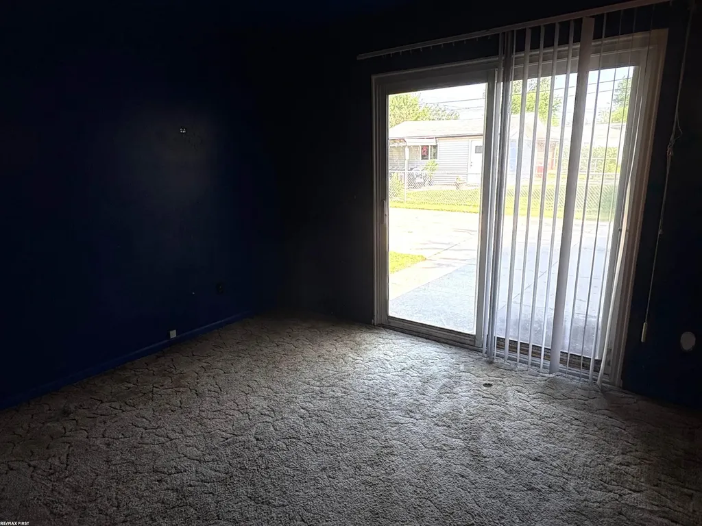 26641 Pattow Street Roseville City MI 48066