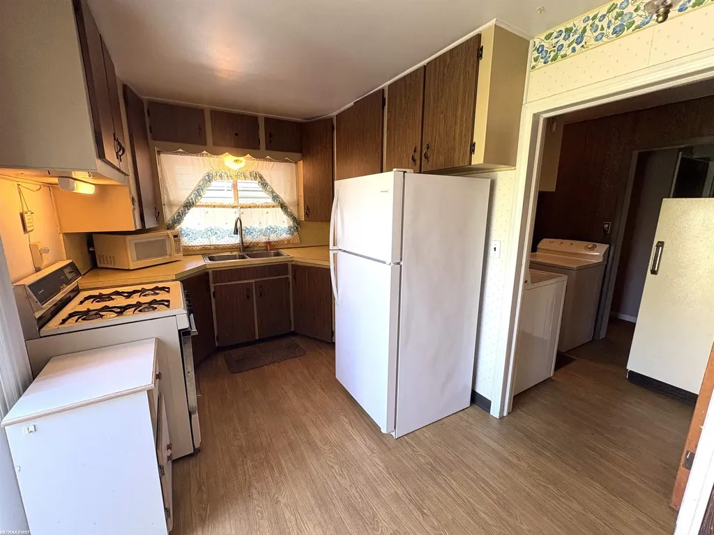 26641 Pattow Street Roseville City MI 48066