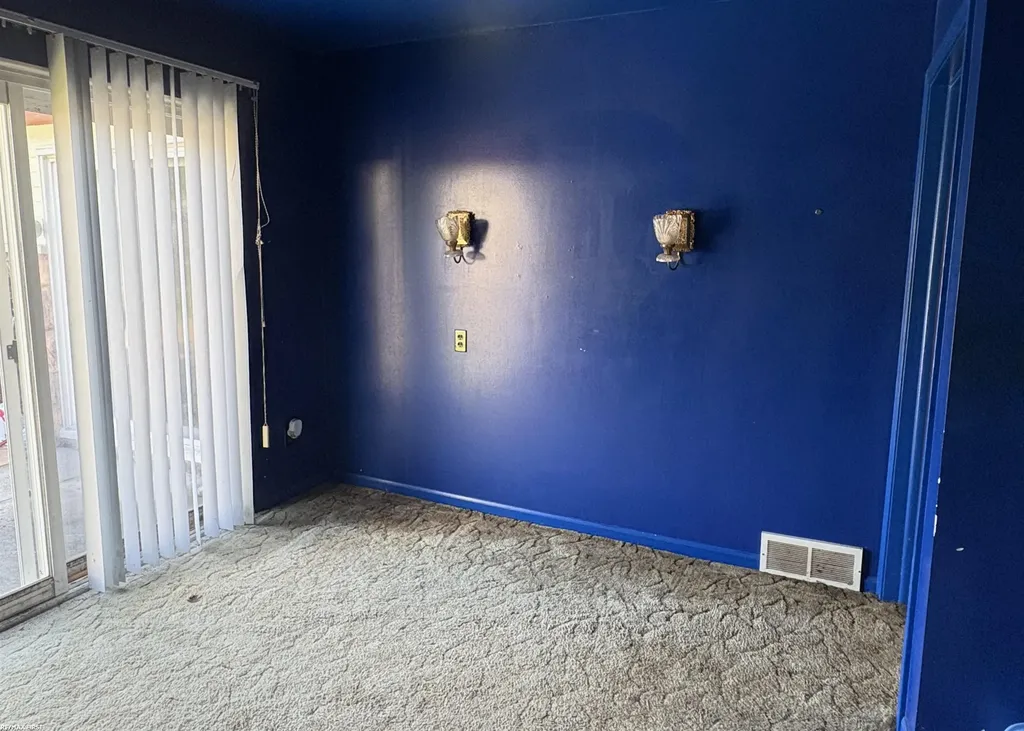 26641 Pattow Street Roseville City MI 48066