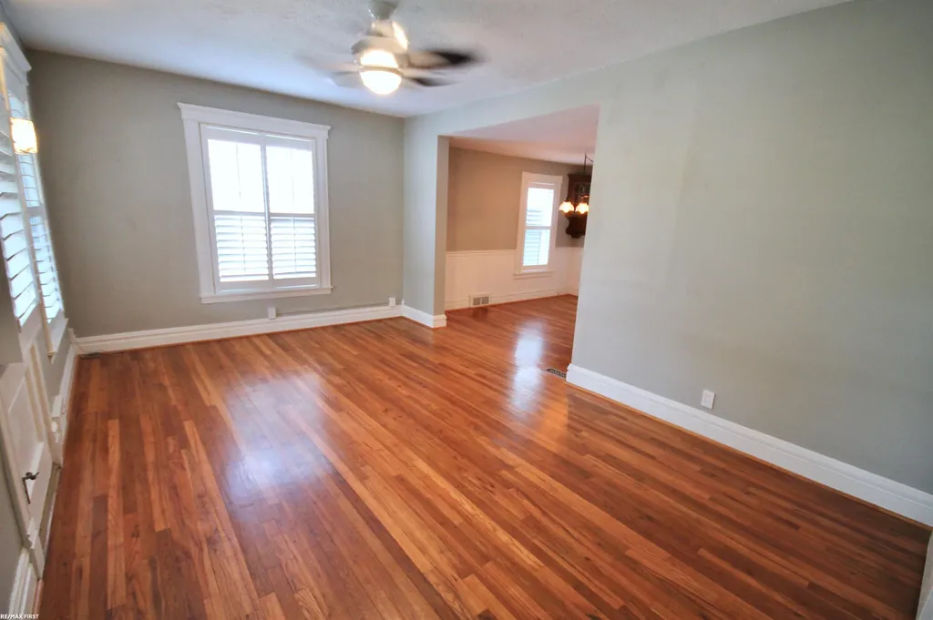 48 W Burdick Street Oxford Village MI 48371