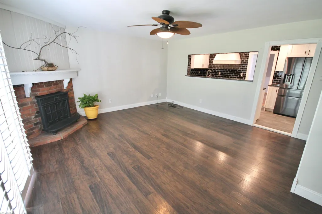 48 W Burdick Street Oxford Village MI 48371